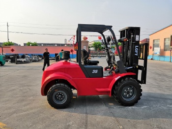 3 tons 3.5 tons 2WD terrain forklift