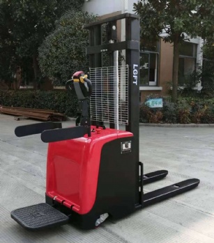 2 tons electric stacker