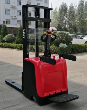 2 tons electric stacker