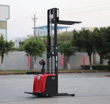 2 tons electric stacker