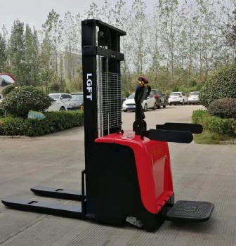 2 tons electric stacker